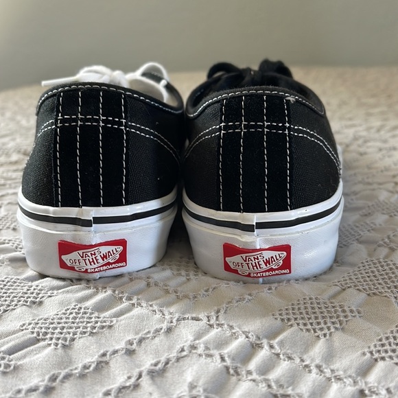Black and white vans skate authentic size:8.5 - Picture 4 of 9